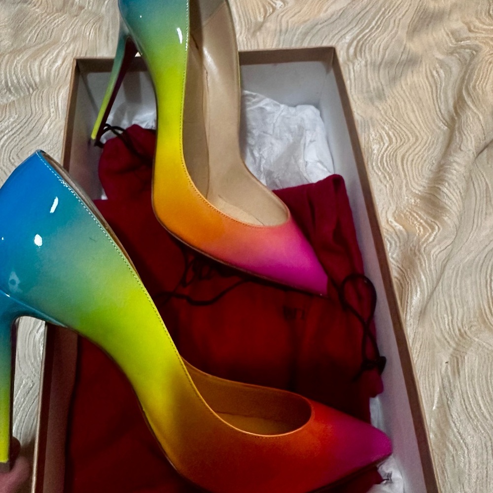 CLOSET CLOSING 1/6 Christian Louboutin Pigalle Follies Sunrise Heels